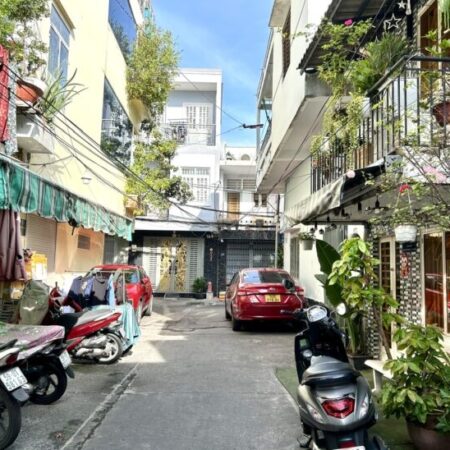 CHÍNH CHỦ CẦN BÁN NHÀ MẶT TIÊN ĐƯỜNG SỐ Q4- XE HƠI QUAY ĐẦU THOẢI MÁI.