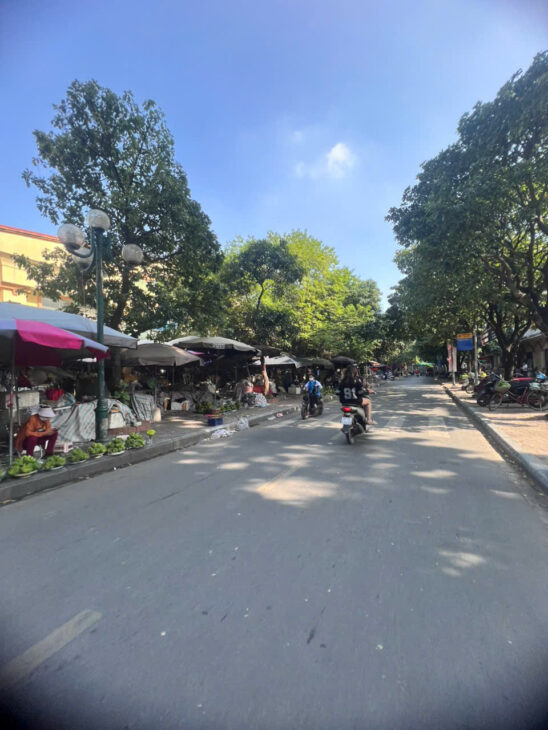Lê Hồng Phong Hà Cầu, 75m 4 tầng ngõ thông Ô tô vào nhà. Giá 11 tỷ