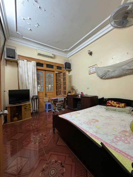 Lê Hồng Phong Hà Cầu, 75m 4 tầng ngõ thông Ô tô vào nhà. Giá 11 tỷ
