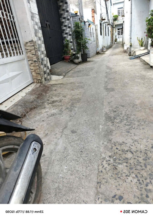 NHÀ QUẬN 2, GIÁ RẺ, Gần Đường 39, SHR, hẻm 3 gác, Dt 30m2, chỉ 2.5ty