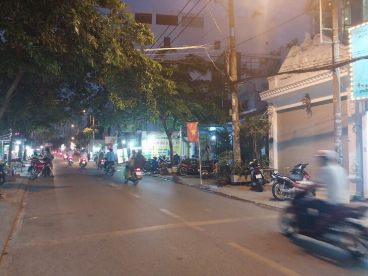 BÁN NHÀ MẶT TIỀN KD ĐÔNG HƯNG THUẬN 11 QUẬN 12 , NGANG LỚN 5 X 26M, 130M2, NHỈNH 10 TỶ TL