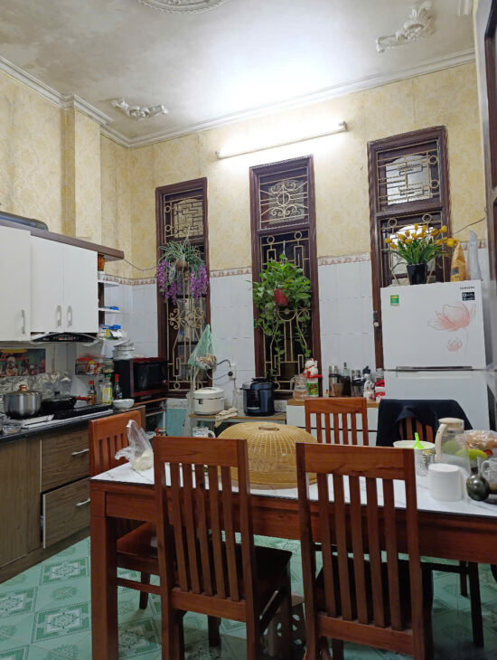 MẶT PHỐ – Ô TÔ ĐỖ CỬA – ĐỐNG ĐA QUẬN- Huỳnh Thúc Kháng 85m2, 5 T. Hai thoáng, MT3,8m,36 tỷ