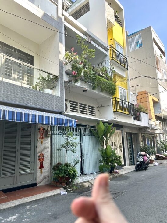 KHU HIẾM NHÀ BÁN THUỘC ĐƯỜNG SỐ Q4- XE HƠI ĐẬU CỬA KHÔNG CẢN TRỞ GIAO THÔNG-VIEW CÔNG VIÊN.