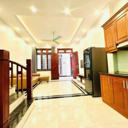 Chính Chủ Bán NR 5 tầng Tư Đình, Phường Long Biên , 1 nhà oto tránh đỗ ngày đêm, gần cầu Trần Hưng