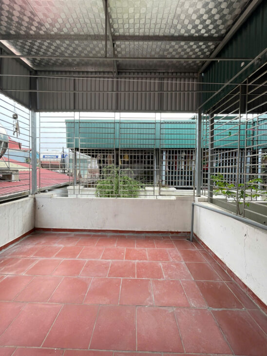 Chính Chủ Bán NR 5 tầng Tư Đình, Phường Long Biên , 1 nhà oto tránh đỗ ngày đêm, gần cầu Trần Hưng