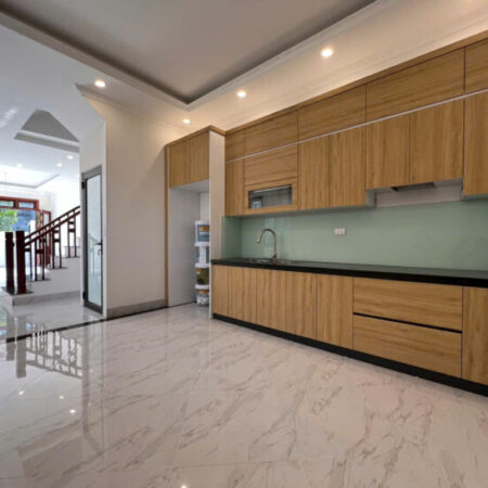 Chính chủ bán nhà Long Biên, Phố Trạm, 80m2, sân vườn rộng rãi, view đẹp