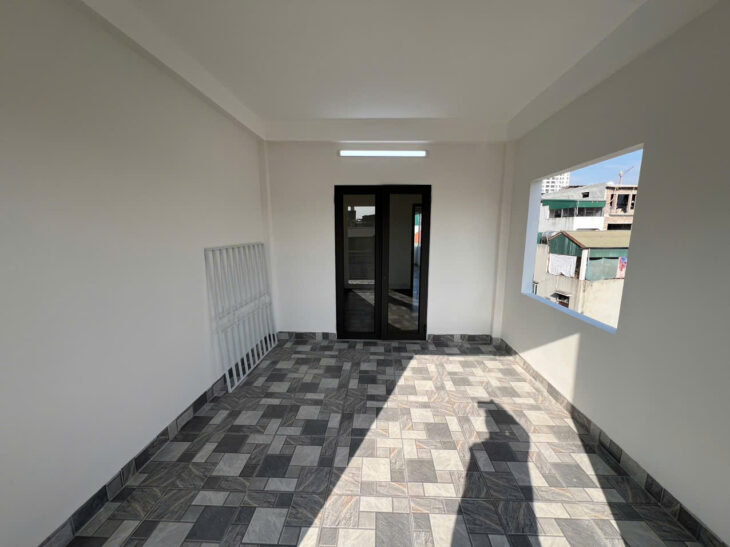 Chính chủ bán nhà Long Biên, Phố Trạm, 80m2, sân vườn rộng rãi, view đẹp