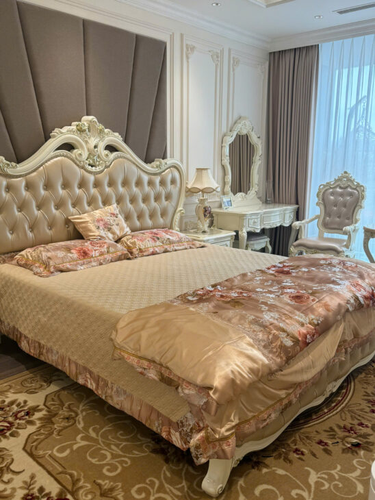 Bán Chung Cư Cao Cấp Sunshine Golden River , 141M2 , Tầng đẹp , Full Nội Thất Tân Cổ Điển, Gía Chỉ