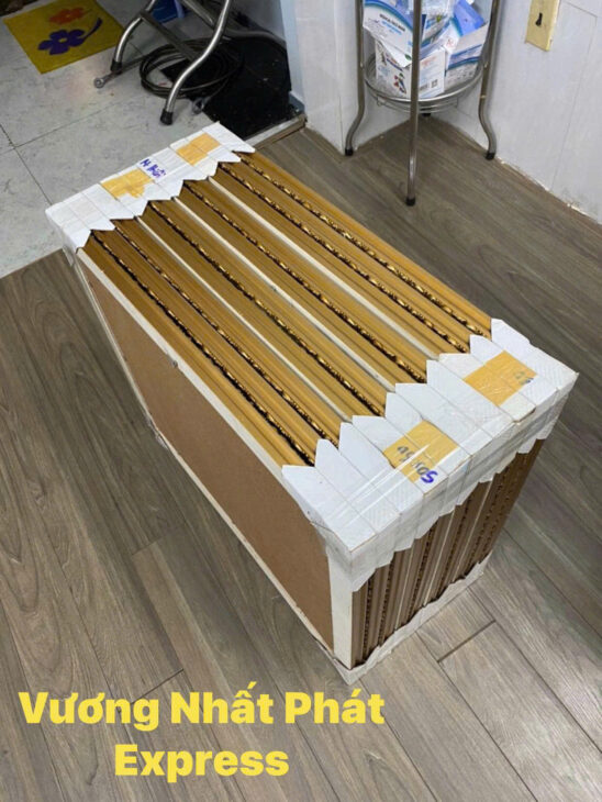 Gửi Tranh Sơn Dầu, Tranh Thêu Tay Đi Châu Âu Cần Biết Những Gì?