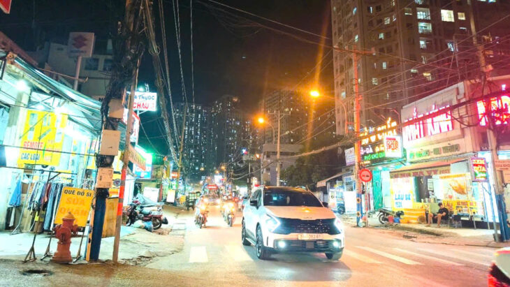 HXH, SÁT MẶT TIỀN, DT 53 M2( 5 X 11), Gần Nguyễn Duy Trinh, chỉ 6 tỷ nhỉnh.