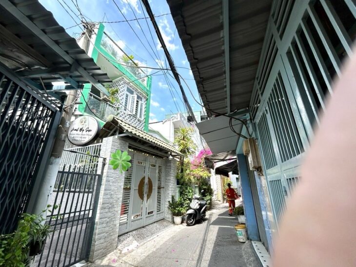 NHÀ HẺM ĐOÀN VĂN BƠ – CÁCH 10M RA MẶT ĐƯỜNG ĐOÀN VĂN BƠ- GÀN CHỢ VÀ TRƯỜNG HỌC– CHỦ ĐANG NHIỆT BÁN.