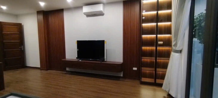 **Phố Trạm, Long Biên: Nhà mới 7 tầng, thang máy, mặt tiền 5m, giá tốt nhất thị trường!**