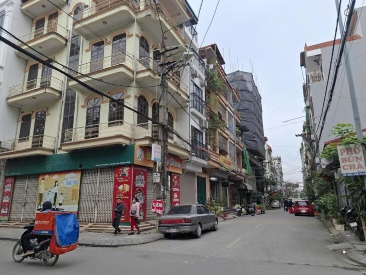 Rẻ – Nhà 4 tầng mặt phố Quang Trung vỉa hè rộng ô tô đỗ cửa ngày đêm chỉ 12,3 tỷ