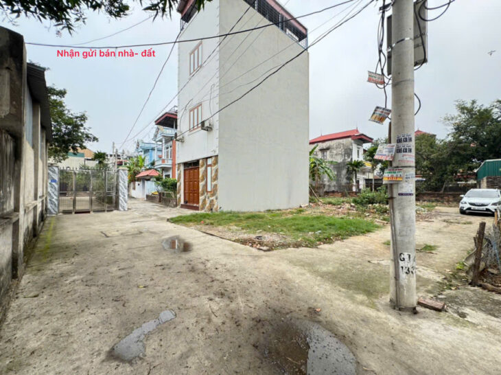 Đất đẹp Quang Minh, gần khu công nghiệp và cao tốc Võ Văn Kiệt. Oto to nhỏ ra vào đất.