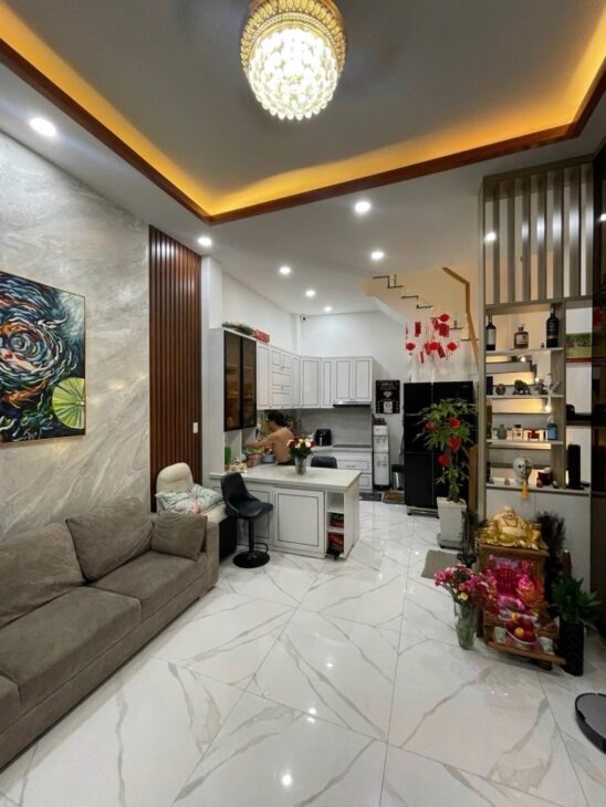 CHỦ NHIỆT CẦN BÁN NHÀ ĐẸP- HẺM XE TẢI -VIEW ĐẸP – THUẬN TIỆN CHO GIA CHỦ.