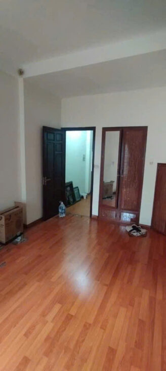 BÁ.N NHÀ VÕ CHÍ CÔNG TÂY HỔ, SỔ ĐỎ TRAO TAY, OTO ĐỖ CỬA. DT40M2 $ 6.79TY