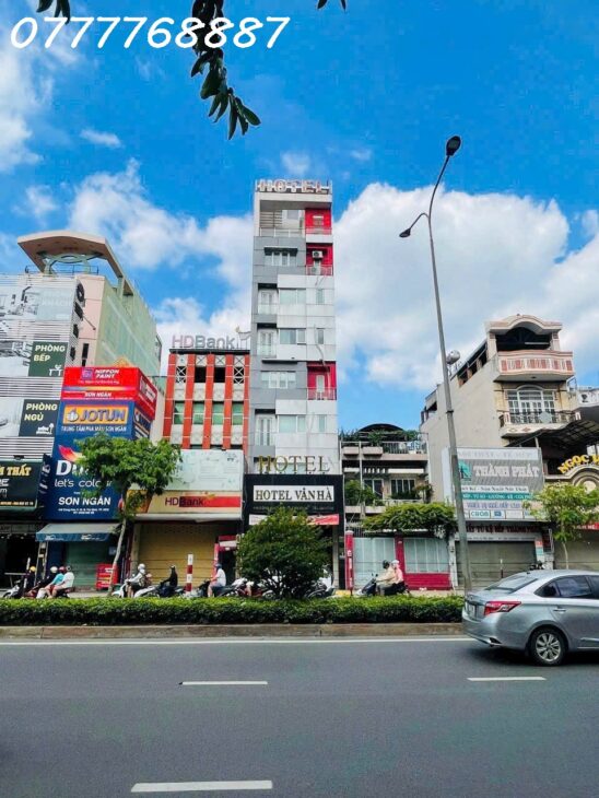 Bán khách sạn Hầm 9 tầng thu nhập 300tr/t MT Cộng Hòa, Quận Tân Bình