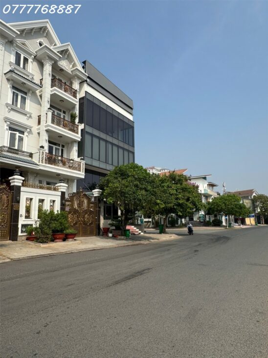 Bán Biệt thự tốt Hầm 4 tầng 10X20 MT Cao Đức Lân, P An Phú, Quận 2