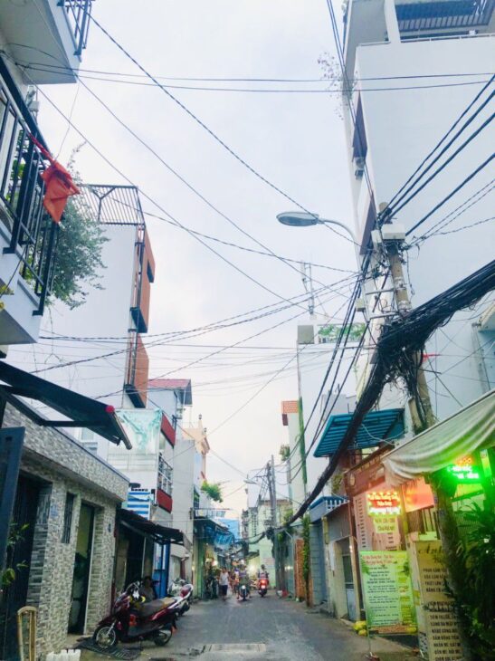 BÁN NHÀ MỚI Ở LIỀN LÔ GÓC THOÁNG, ĐOÀN VĂN BƠ Q4 GẦN Q1 – 31M2 BTCT KIÊN CỐ CÔNG NHẬN ĐỦ, ĐẦY ĐỦ