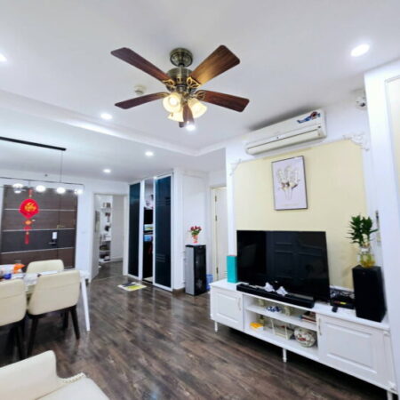 Chính chủ bán gấp Chung cư Vip Tòa Spring 47 Nguyễn Tuân, Thanh Xuân. Dt 70m2 – 2 Ngủ, 6,5 tỷ