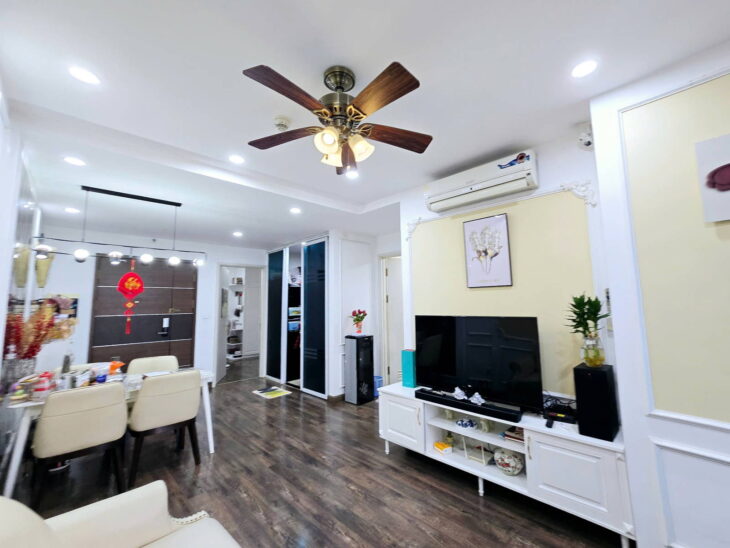 Chính chủ bán gấp Chung cư Vip Tòa Spring 47 Nguyễn Tuân, Thanh Xuân. Dt 70m2 – 2 Ngủ, 6,5 tỷ