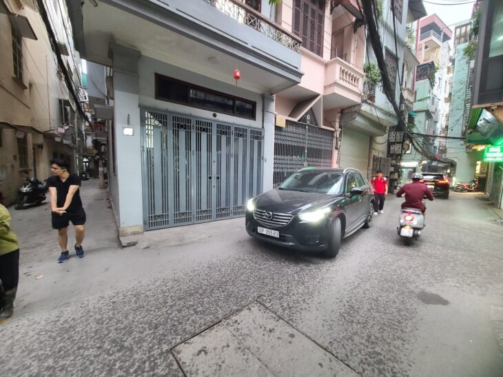 PHÂN LÔ HOÀNG CÂU???? 52M2 x 4T???? MT4.4M???? 18 TỶ???? 2 THOÁNG TRƯỚC SAU????NGÕ Ô TÔ TRÁNH