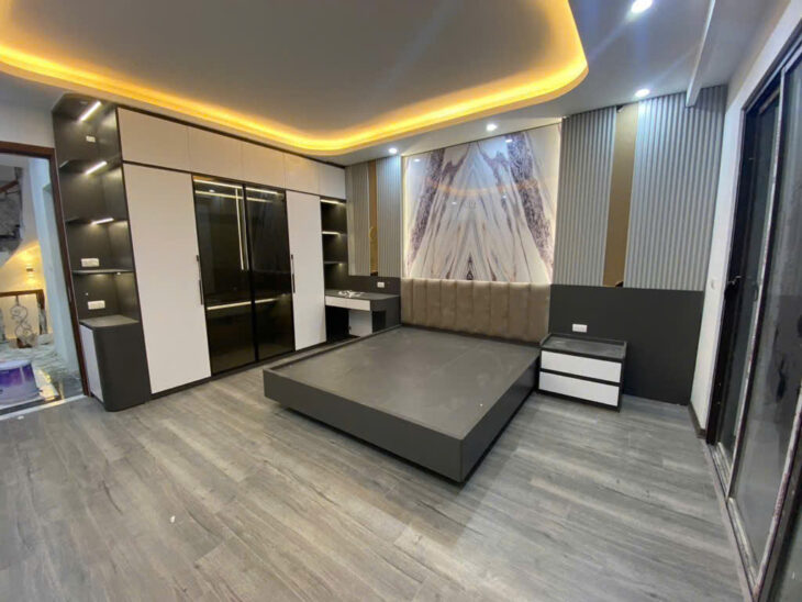 BÁN NHÀ NGỌC THỤY -THÔNG SỐ SIÊU ĐẸP – NỞ HẬU – Ô TÔ NGỦ TRONG NHÀ- THANG MÁY CHẠY VÙ VÙ+ FULL NỘI