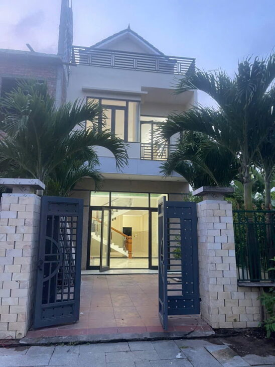 BÁN NHÀ 2 TẦNG, DT 127M2, ĐƯỜNG 7M5 KHU ĐÔ THỊ GOLDEN HILL, LIÊN CHIỂU – CHỈ 3.8 TỶ