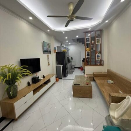 Bán nhà gần đường Lê Trọng Tấn, 38m² x 4 tầng, ngõ thông, gần đại học Y Hà Nội, giá 6.25 tỷ