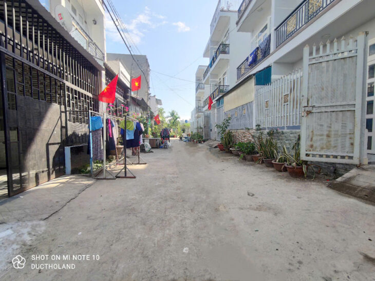 Nhà đẹp 3 tầng ngang 6m hiếm, 6x11m, HXH 7m Thạnh Xuân, Quận 12 giá tốt nhỉnh 4Tỷ