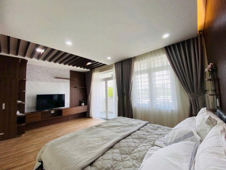 Bán nhà mặt phố Q.9, Thủ Đức, 147m², 4 tầng, 6PN, 15.4 tỷ, sổ hồng