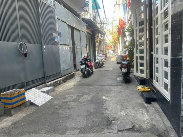 HẺM BA GÁC LỚN CÁCH HẺM XE TẢI 100M CÁCH CHỢ ÔNG ĐỊA 200M 45M2 4 TẦNG BTCT- 6 PN-LẠC LONG QUÂN-TÂN