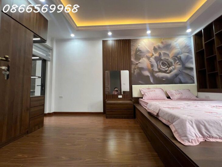 NHÀ ĐẸP CẦU GIẤY – 34M x 6 TẦNG – FULL NỘI THẤT – 10M RA Ô TÔ – GẦN HỒ – GIÁ 8.65 TỶ