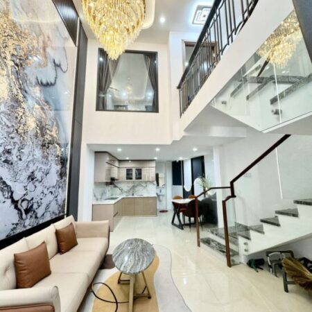 Bán Nhà Nguyên Hồng 45m2, Ngang 5.2m , 4 Tầng, Ôtô Tới Nhà Nhỉnh 7 Tỉ