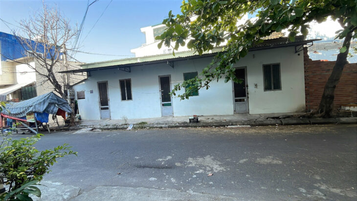 Căn góc dãy nhà trọ 3 phòng, Phường Phước Long TP Nha Trang, đường nhựa 12m, giá chỉ 2,3 tỷ. Không