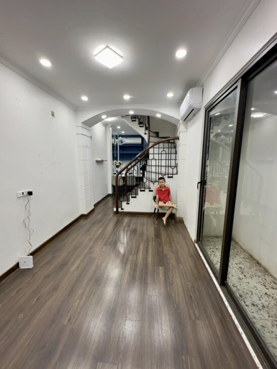 Lương Khánh Thiện – Hoàng Mai