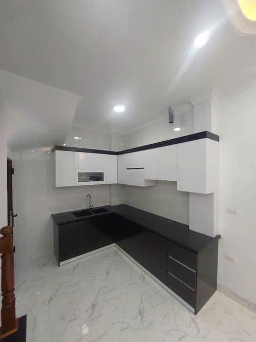 Nhà đẹp Nguyễn Văn Linh hơn 4 tỷ, 30m2, MT 4m, 5 tầng, gần ô tô
