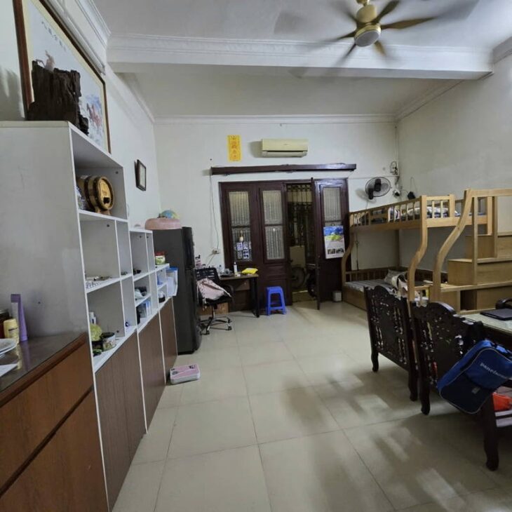 Bán 94m2 đất tại Giải Phóng,HBT,nhà 2 mặt ngõ, mt 5.3m.giá 15.5 tỷ