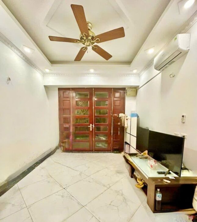 Tôi cần bán nhà tại ngõ 79, phố 8/3,lô góc, 32M2, 5 TẦNG, MT4.1m GIÁ 6.2 TỶ