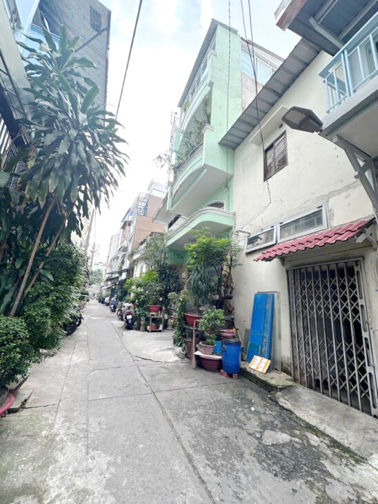 Nhà mặt tiền chính Âu Dương Lân cửa sau HXH P2Q8