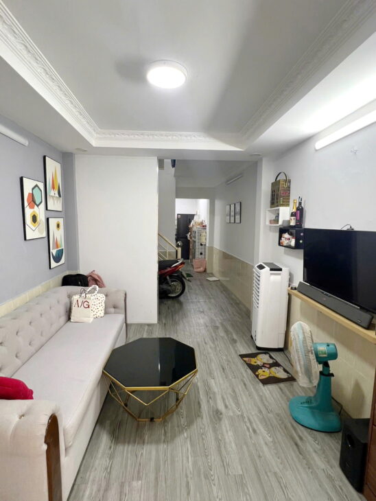 Nhà hẻm thông gần mặt tiền Nguyễn Duy P9Q8