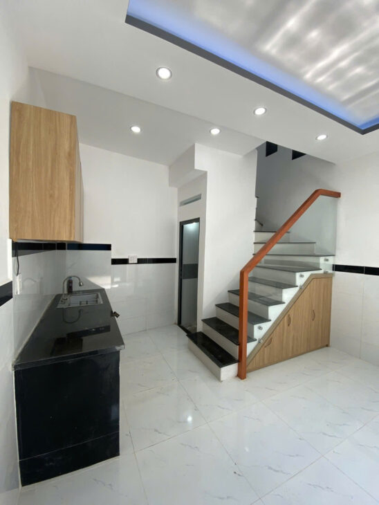 CHỈ NHỈNH 2 TỶ SƠ HỮU NGAY NHÀ LẠC LONG QUÂN – TÂN BÌNH – 20M2 2PN