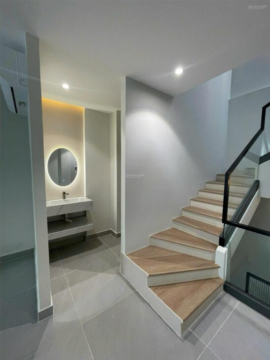 Chính chủ cho thuê VP/MBKD 4 tầng tại Lê Thị Riêng- p. Bến Thành, Q1. Giá 70TR/THG