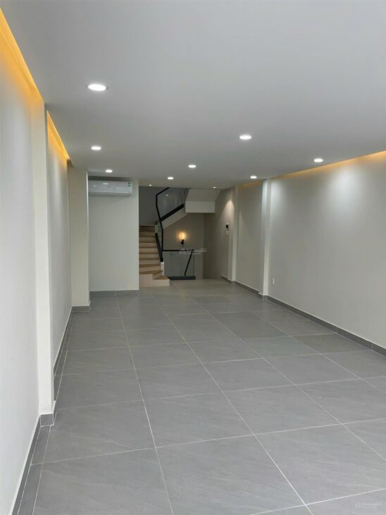 Chính chủ cho thuê VP/MBKD 4 tầng tại Lê Thị Riêng- p. Bến Thành, Q1. Giá 70TR/THG