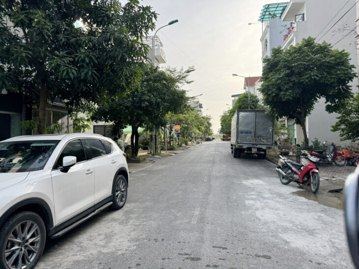 BÁN MẢNH ĐẤT DT 230M2 TẶNG NHÀ 3 TẦNG LÔ GÓC MẶT PHỐ ĐỨC THẮNG NGAY CẠNH HỌC VIỆN TÀI CHÍNH, GIÁ