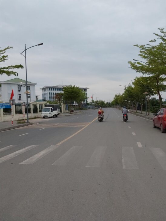 PHỐ ĐỨC DIỄN, MỚI – 38 M – FULL NỘI THẤT -Ô TÔ ĐỖ CỬA 6 t.ỷ