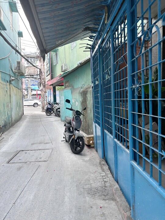 Nhà 3 tầng nở hậu sát mặt tiền Tùng Thiện Vương P12Q8. Giá 6,88 tỷ TL