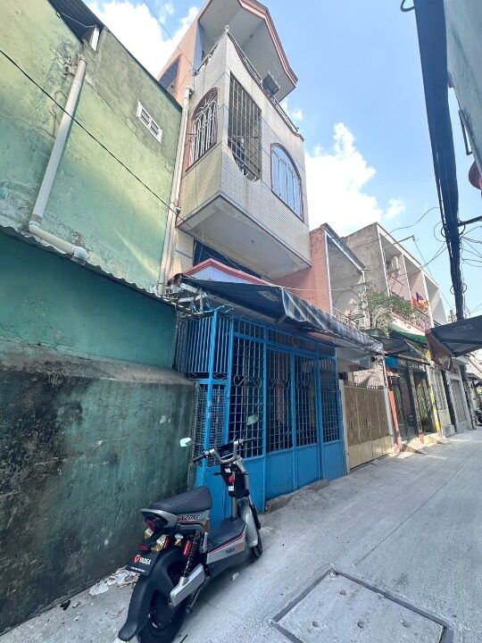 Nhà 3 tầng nở hậu sát mặt tiền Tùng Thiện Vương P12Q8. Giá 6,88 tỷ TL