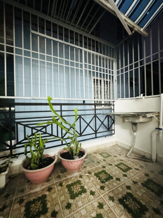 TÂN BÌNH – GIÁP QUẬN 10 – XE TẢI CÁCH NHÀ VÀI BƯỚC CHÂN – NHÀ MỚI – SỔ NỞ HẬU – CHỈ 2.75 TỶ