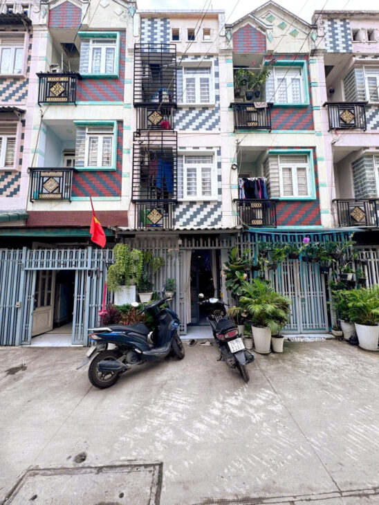 Cực HIẾM bán nhà 3 tầng một đời chủ, HXH 7m đường TX22, giá chưa tới 2Tỷ